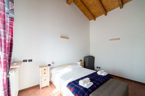 Magenta Polo Home| Apartment for 4 with one bedroom, living room with sofa bed, kitchen and bathroom with shower. With Wi-Fi, TV and air conditioning - HB Hall, flats in the centre of Milan.