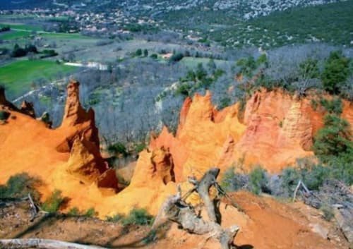 Roussillon et le Colorado Provençal à une petite heure de chambres d'hôtes Les Figues !