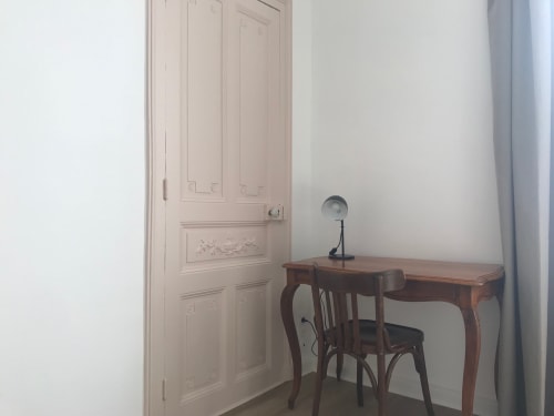 Chambre les Bras de Morphée, chaleureuse et spacieuse, bureau et wifi, Auberge Ti'gousket à Guingamp