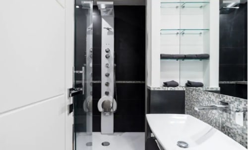 Urbanflat - appartamento con 3 camere, bagno privato, Roma