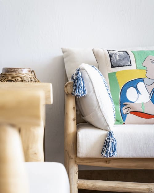 Raffinierte Dekoration der Namasté-Lounge im Loup Castel, inspiriert von Picassos Kunst und provenzalischer Eleganz