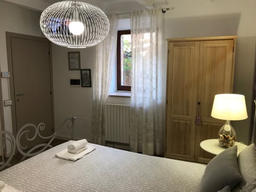 Otaksa studio in Urbino for 2 with double bed and wardrobe - near Casa Marzi in Pesaro, Marche.