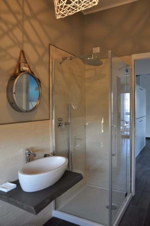 Casa Marzi in Pesaro with bathroom with shower - near B&B Albornoz in Urbino, Marche.