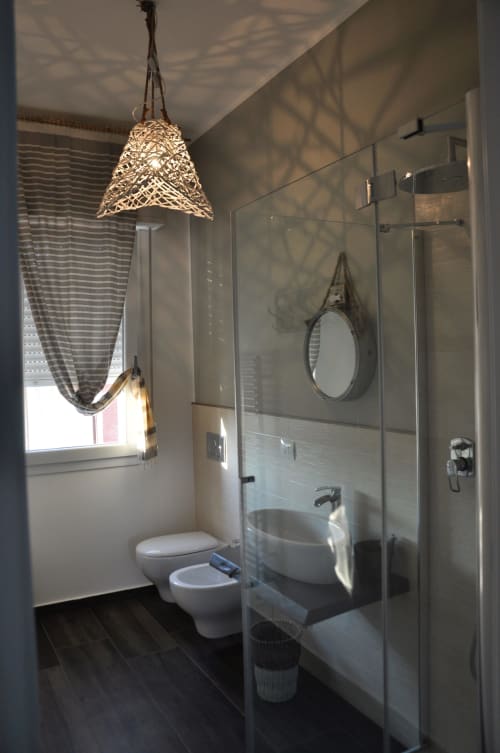 Casa Marzi in Pesaro with bathroom with shower and bidet - near B&B Albornoz in Urbino, Marche.