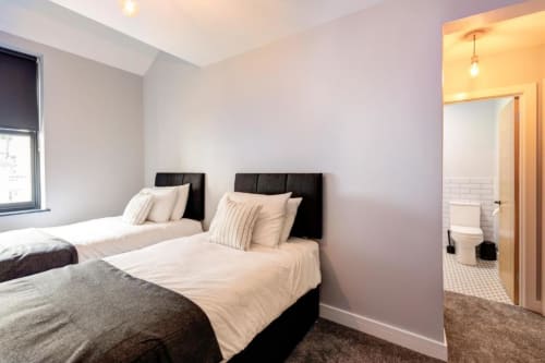 east midlands airport hotel
