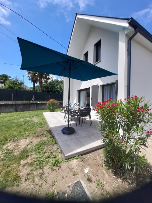 terrasse avec équipement