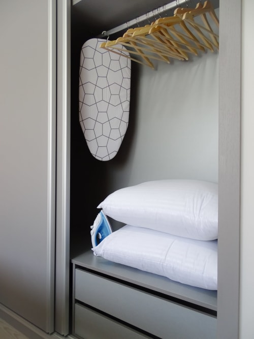 RS Porto Apartments -Alojamentos totalmente equipados- casa de banho privada com duche e secador de cabelo. 
