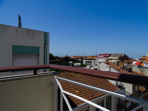 RS Porto Apartments -Alojamentos totalmente equipados- casa de banho privada com duche e secador de cabelo. 
