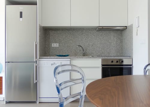 RS Porto Apartments -Alojamentos totalmente equipados- casa de banho privada com duche e secador de cabelo. 
