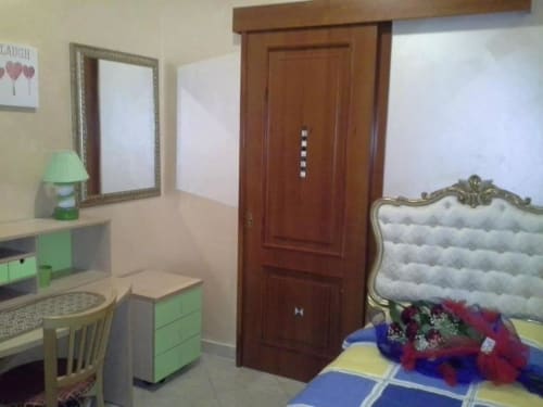 Margherita| Camera singola B&B Villa Bella con TV, armadio e bagno privato - vicino a B&B I Portici, B&B Stadio e B&B Lido Azzurro a Catanzaro, Calabria.