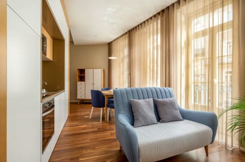 Accommodations in Porto- air conditioned, fully equipped- private bathroom with shower and hair dryer. 