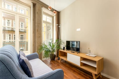 Accommodations in Porto- air conditioned, fully equipped- private bathroom with shower and hair dryer. 