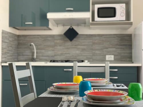 Monolocale per 3 con cucina attrezzata e moderna. Abitabile con tavolo - B&B Tramonti d'aMare a Marsala, provincia di Trapani, Sicilia.