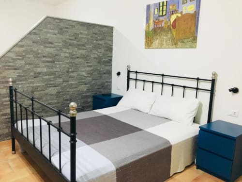 Camera familiare per 4 con letto matrimoniale e 2 letti singoli. Bagno privato con doccia - B&B Tramonti d'aMare a Marsala, provincia di Trapani, Sicilia.