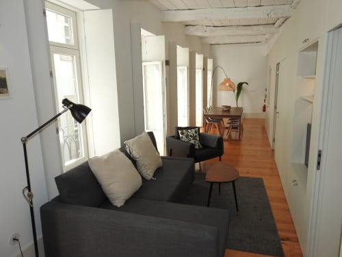 Apartment 1.2. Two-bedroom apartment with Sofa bed in livingroom. Suitable for 4 persons. Dining and seating area for 5 persons. HD Smart TV. Including balcony. Located in historic center of Porto. At walking distance to most sceneries. Fully equipped kitchen with stove, oven, dishwasher, water cooker and Nespresso coffee machine (pads included). Cooling and heating by AC- Split unit.