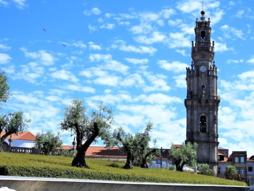 1 minute walk. Lively Clérigos is known for its namesake church, an ornate 1700s baroque structure whose iconic bell tower dominates Porto's skyline. Cozy restaurants and smart cafes cluster around Jardim de João Chagas park, the University of Porto's stately buildings, and the imposing Carmo Church with its neoclassical tiles. Upscale boutiques line Rua das Carmelitas, while Rua da Galeria de Paris is a hub for nightlife and bars.