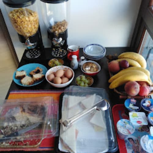 Breakfast included, service of B&B Pontemare in Collemarino, Ancona, Marche. Modern hospitality and comfort.
