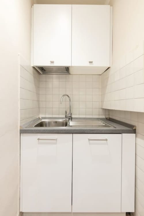 Scala Garden Borgo Pinti 2| Per 4 persone con letto matrimoniale, bagno privato, piccola cucina attrezzata e soggiorno - Scala Garden Apartments nel centro di Firenze, Toscana.