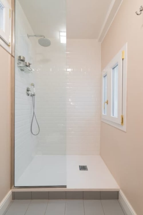 Scala Garden Borgo Pinti 2| Per 4 persone con letto matrimoniale, bagno privato, piccola cucina attrezzata e soggiorno - Scala Garden Apartments nel centro di Firenze, Toscana.