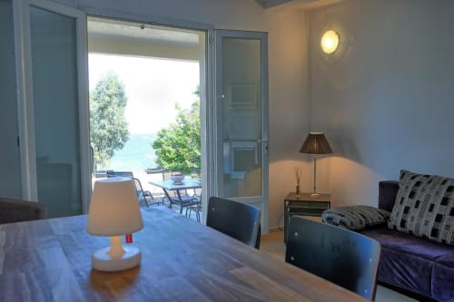 Citadelle Appartements Saint Florent - belle location appartements entiers, Corse, jardin vue mer
