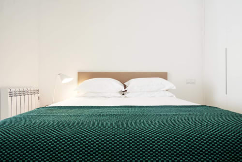 Modern and equipped apartments in Porto. Free Wi-Fi access. Near the Porto Coliseum, the Bolhão Market and the FC Porto Museum.