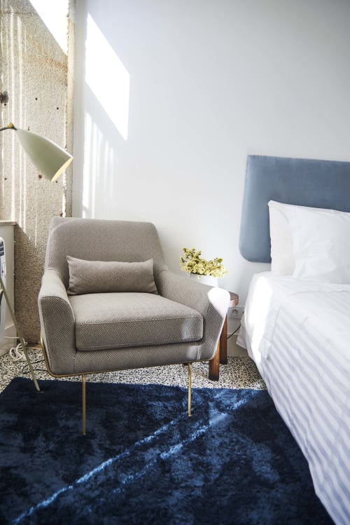 Modern and equipped apartments in Porto. Free Wi-Fi access. Near the Porto Coliseum, the Bolhão Market and the FC Porto Museum.