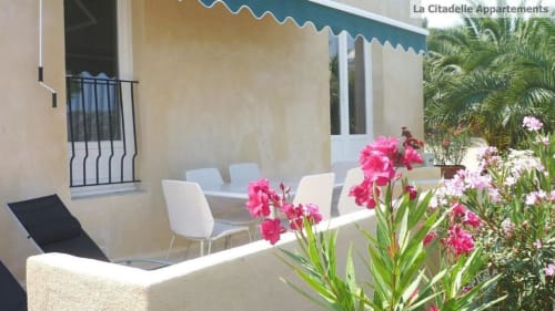 Citadelle Appartements Saint Florent - belle location appartements entiers, Corse, jardin vue mer