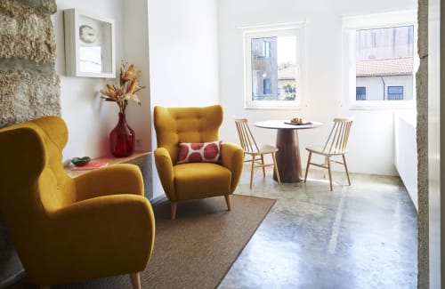 Modern and equipped apartments in Porto. Free Wi-Fi access. Near the Porto Coliseum, the Bolhão Market and the FC Porto Museum.