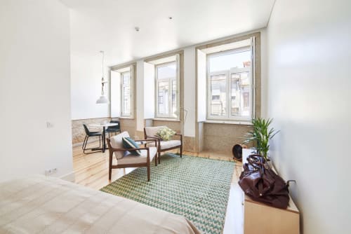 Apartamentos modernos e equipados em Porto. Acesso Wi-Fi gratuito. Perto do Coliseu do Porto, do Mercado do Bolhão e do Museu FC Porto.