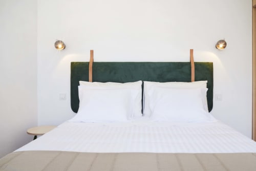 Modern and equipped apartments in Porto. Free Wi-Fi access. Near the Porto Coliseum, the Bolhão Market and the FC Porto Museum.