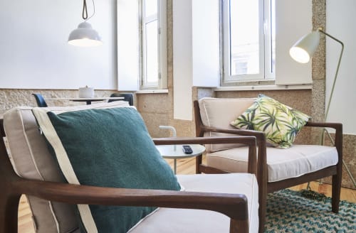 Modern and equipped apartments in Porto. Free Wi-Fi access. Near the Porto Coliseum, the Bolhão Market and the FC Porto Museum.
