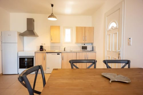 Citadelle Appartements Saint Florent - belle location appartements entiers, Corse, jardin vue mer