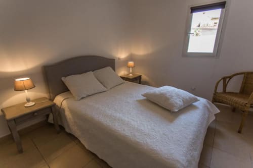 Citadelle Appartements Saint Florent - belle location appartements entiers, 2 chambres, Corse, jardin vue mer