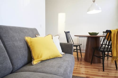 Modern and equipped apartments in Porto. Free Wi-Fi access. Near the Porto Coliseum, the Bolhão Market and the FC Porto Museum.