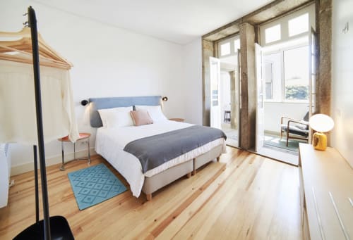 Apartamentos modernos e equipados em Porto. Acesso Wi-Fi gratuito. Perto do Coliseu do Porto, do Mercado do Bolhão e do Museu FC Porto.
