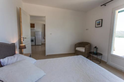 Citadelle Appartements Saint Florent - belle location appartements entiers, Corse, jardin vue mer