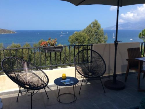 Citadelle Appartements Saint Florent - belle location appartements entiers, Corse, jardin vue mer