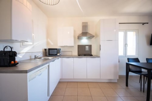 Citadelle Appartements Saint Florent - belle location appartements entiers, Corse, jardin vue mer