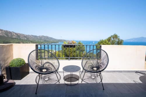 Citadelle Appartements Saint Florent - belle location appartements entiers, Corse, jardin vue mer