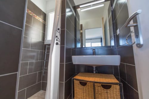 Citadelle Appartements Saint Florent - belle location appartements entiers, Corse, jardin vue mer