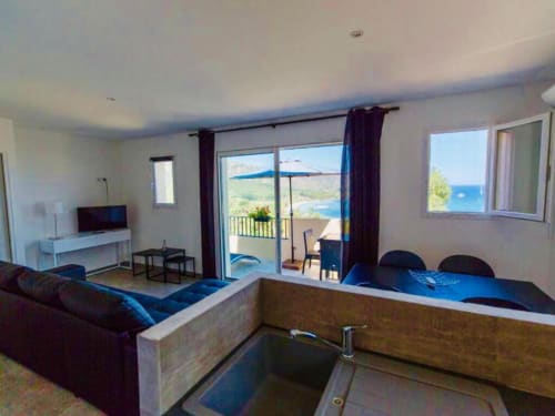 Citadelle Appartements Saint Florent - belle location appartements entiers, Corse, jardin vue mer