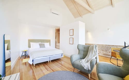 Modern and equipped apartments in Porto. Free Wi-Fi access. Near the Porto Coliseum, the Bolhão Market and the FC Porto Museum.
