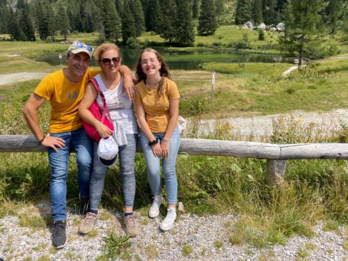 Familie und Besitzer des B&B Albornoz und Casa Marzi in Urbino und Pesaro, Marken.