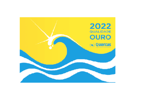Certificado de excelência Qualidade Ouro 2022 para Armação Beach Residences, com design de sol e ondas