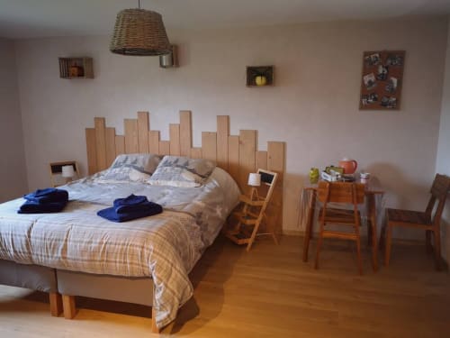chambres, montagne, spacieuse, lit king size,  douche, toilettes séparées, calme, nature, verdure, repos, activités.