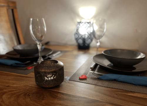 Appartement avec coin repas dans nos suites Mb Room