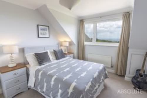 Deluxe Double Room with Sea View - Halekulani Devon Homestay UK