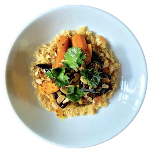 Bol de couscous avec légumes rôtis, verdures et amandes au Grand Duc, Valenciennes