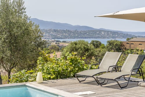 Vue mer terrasse piscine corse