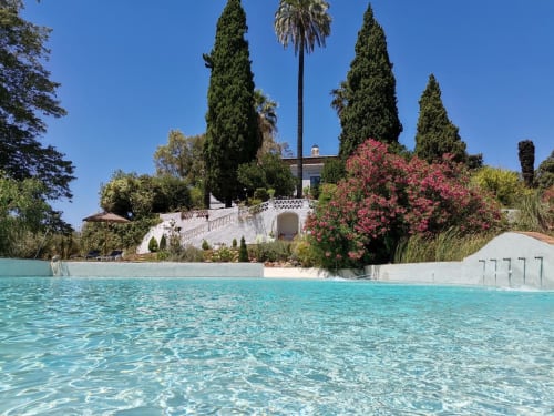 Finca La Favorita | Constantina, España - Alojamientos con jardín con piscina al aire libre. A 5 km de Constantina. Servimos desayuno continental. Con infinidad de rutas de paseo o bicicleta.